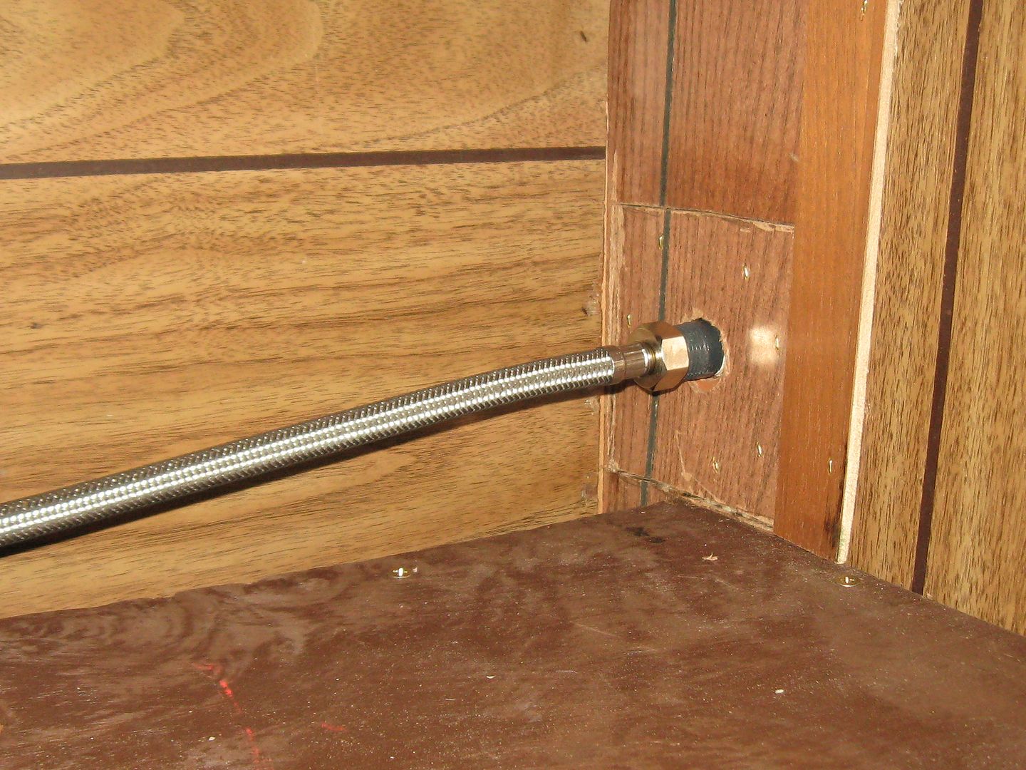 What is the correct way to hook up water to the camper? Vintage